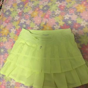 Girls neon yellow Ivivva skirt